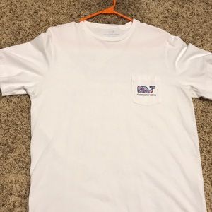 Vineyard Vines- T-Shirt